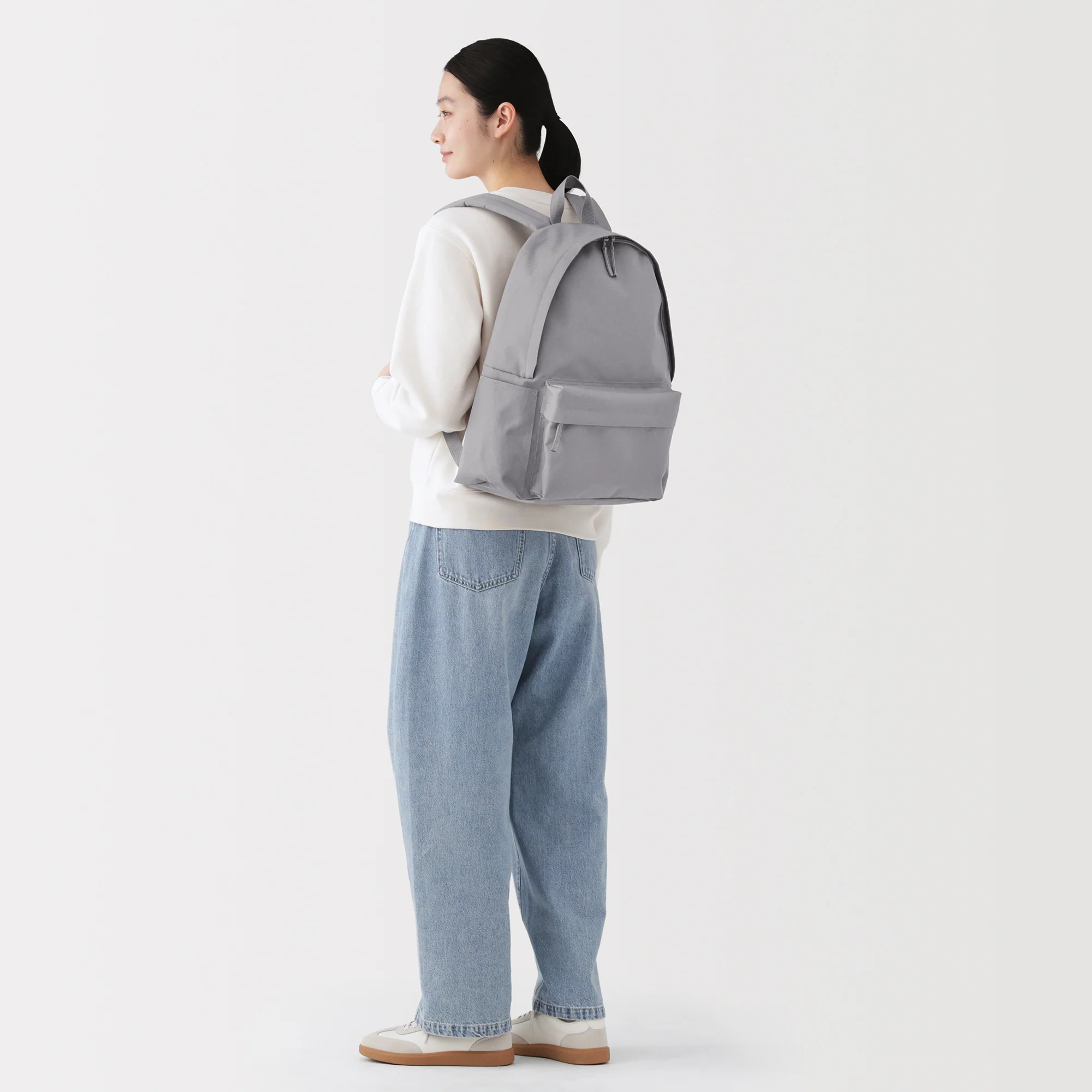 Less Tiring Water Repellent Backpack - Image 3