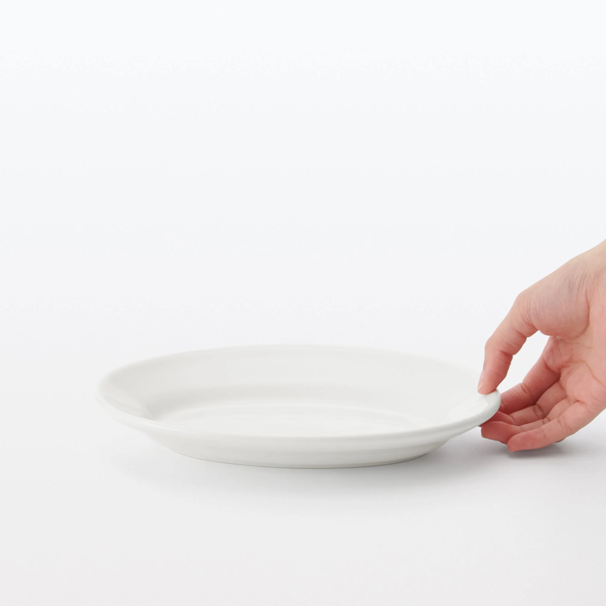 Porcelain Rimmed Oval Plate Medium - White - Image 2
